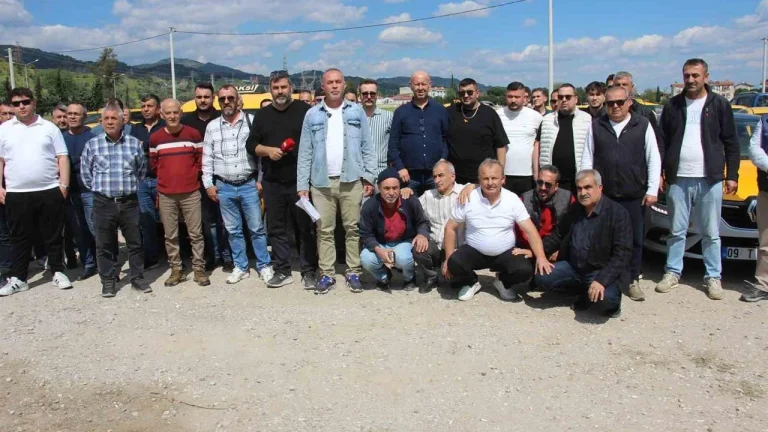 Aydın Efeler’de Taksiciler, Artan Maliyetler Nedeniyle Kontak Kapatma Eylemi Gerçekleştirdi