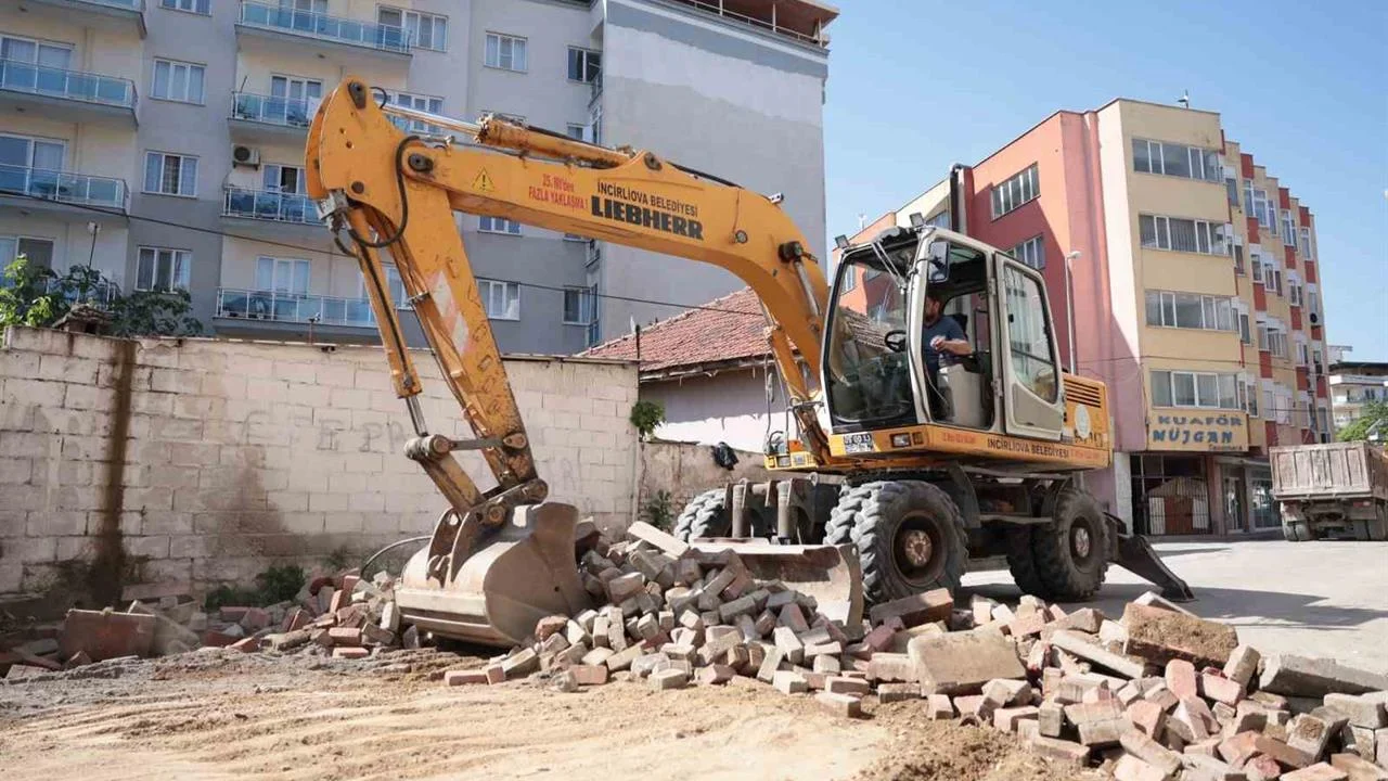 İncirliova’da Cumhuriyet, Zafer ve İstiklal Mahallelerinde Yol Yenileme Çalışmaları Başladı