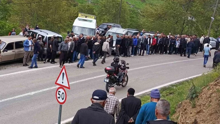 Adana Saimbeyli’de Obruk Şelalesi’nde Boğulan Engelli Genç Defnedildi